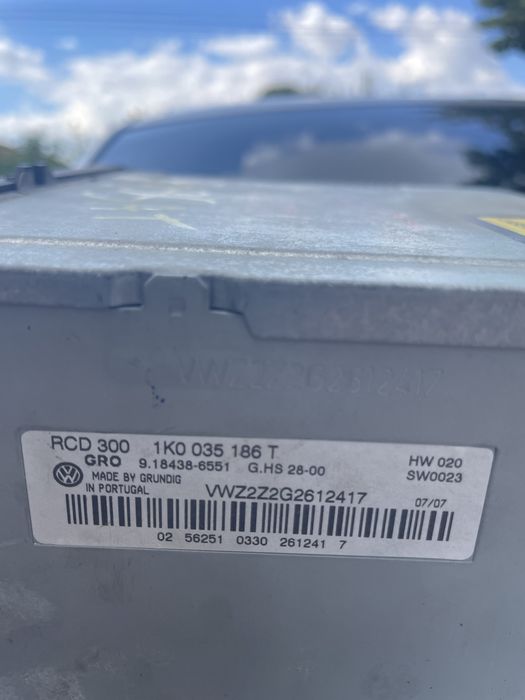 Продавам оригинални CD/ радиа за Volkswagen b6