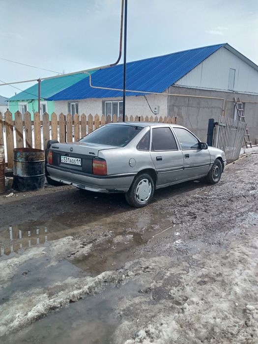Опель вектра седан 1992года