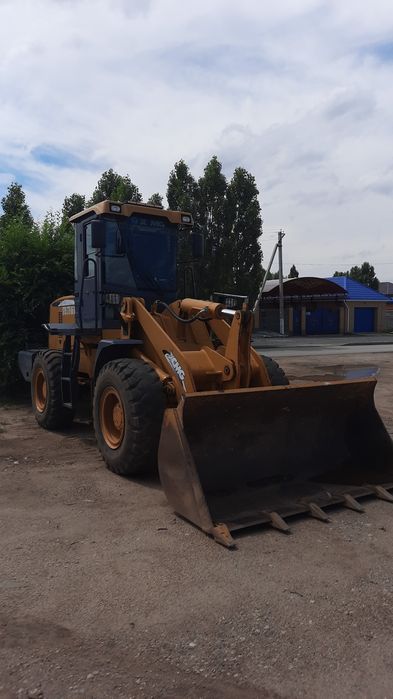 Услуги погрузчика 3тонник