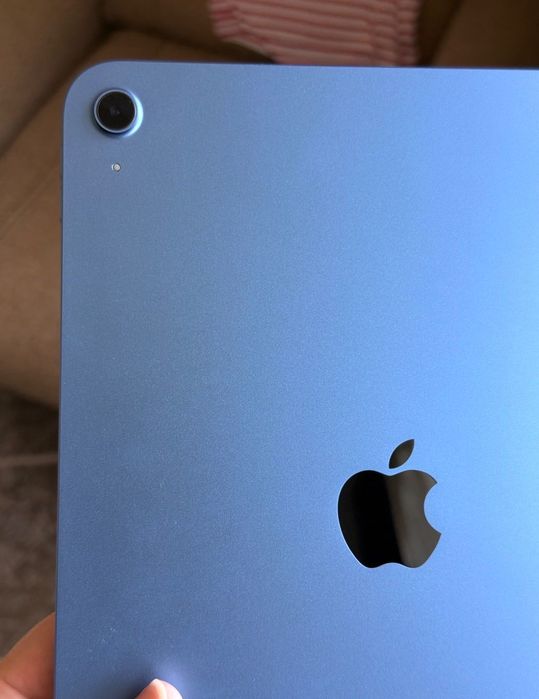 iPad A16, нов + стилус и три калъфа