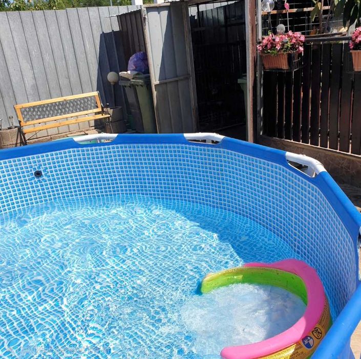 Piscina cu cadru metalic Intex supraterana rotunda