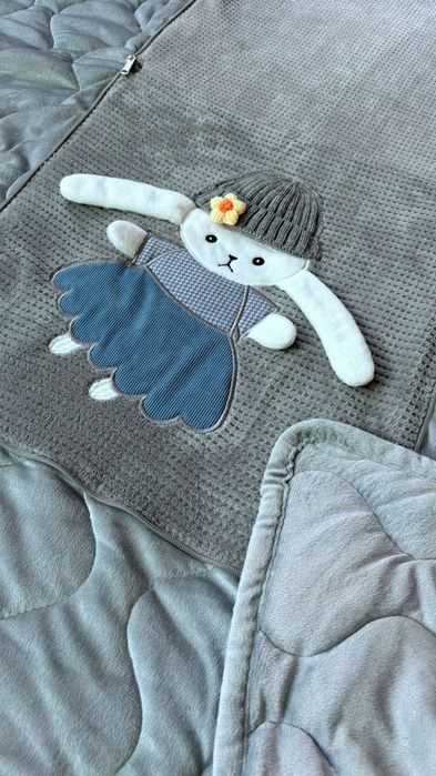 Продам.игрушка-подушка с пледом.новая