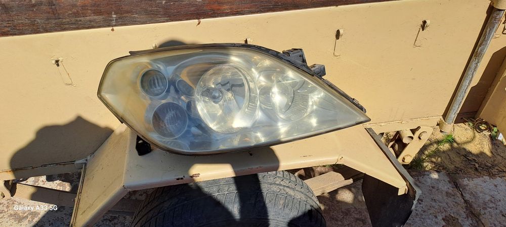 Фар за  Нисан Примера П-12 /Nissan Primera P-12