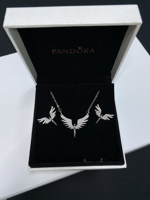 Подарки на 8 марта Пандора