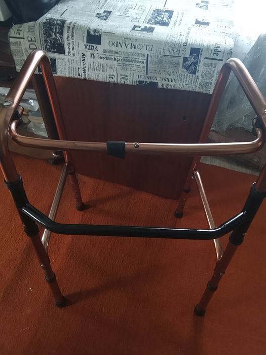 Продам ходунки для