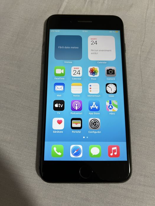Vand sau schimb IPhone 8 plus. In foarte bune conditii.