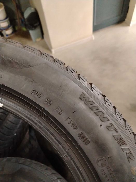 4бр.зимни гуми 225/55/17 Pirelli