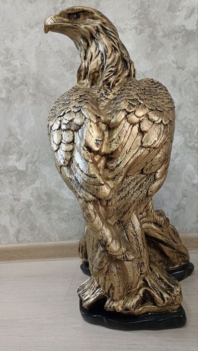 Продаётся новый сувенирный орёл