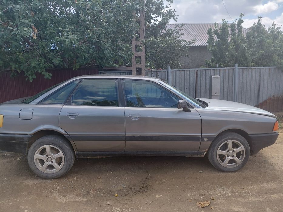 Продаю машину Audi80