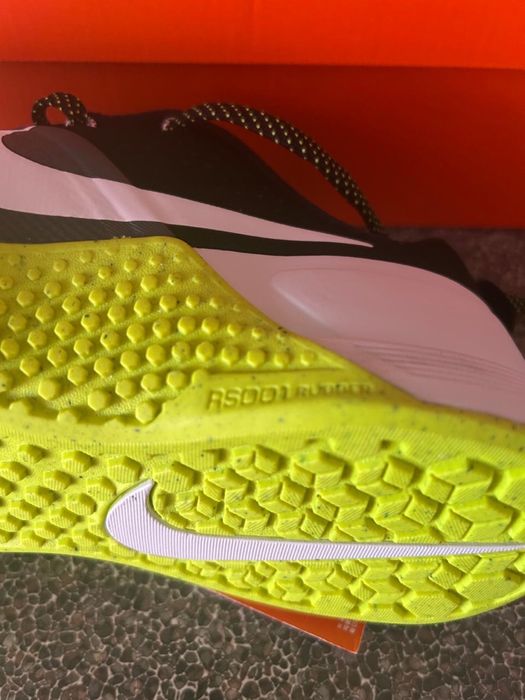 Продам кроссовки мужские