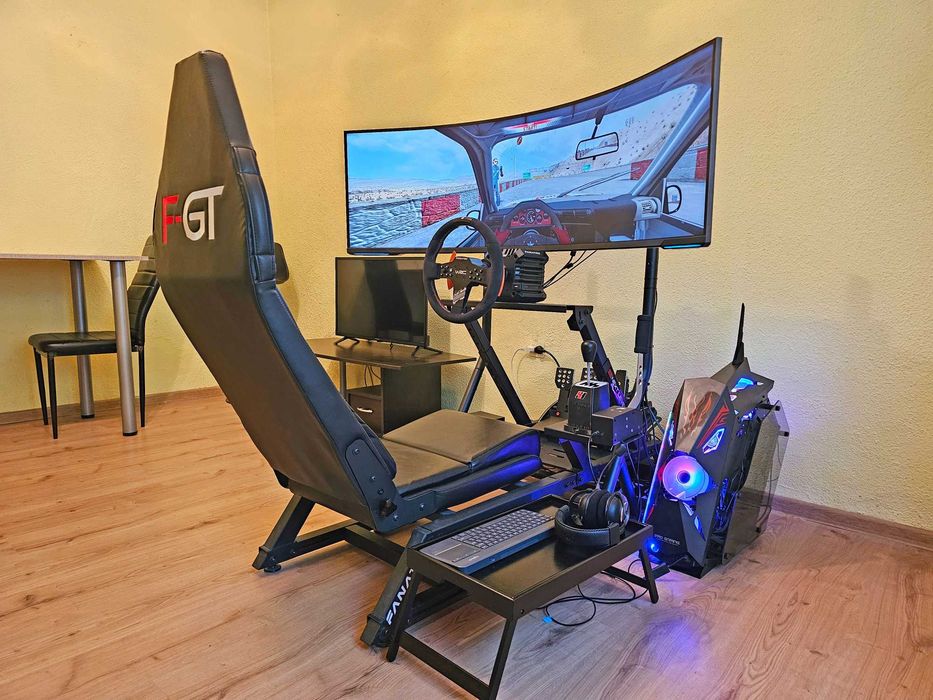 Simulator Next Level Racing (volan DD 8Nm Fanatec) + monitor Odyssey G9 57" + PC RTX 5080)
