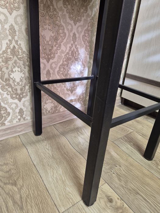 Стул барный коричневый