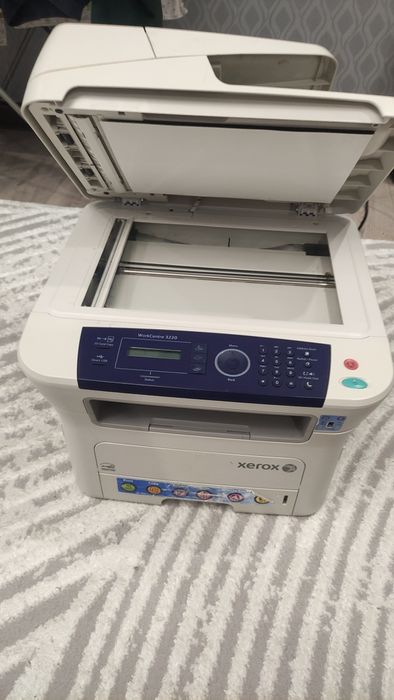 Продам МФУ Xerox 3220 (3в1)