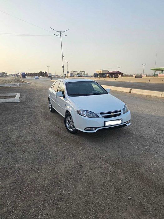 lasetti jentra sotiladi