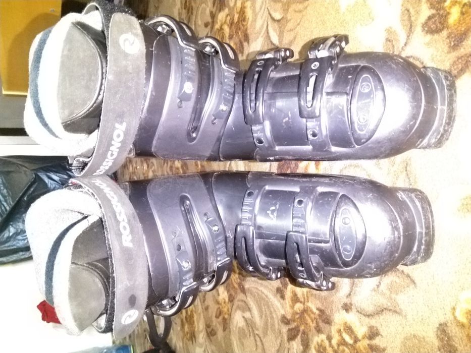 Екипировка за ски. Ски обувки, каски и Ски