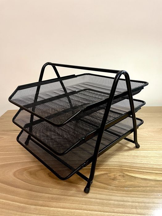 Лоток офисный для бумаг / Qog'ozlar uchun 3 qavatli ofis tepsisi.