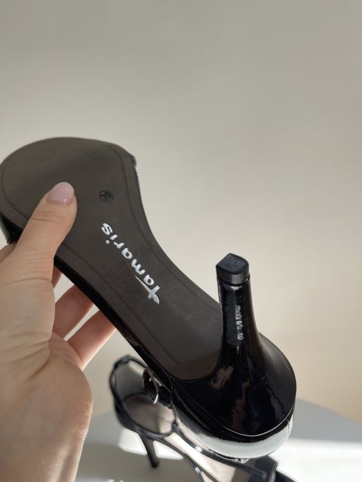 Босоножки, новые, 39р, 5000.