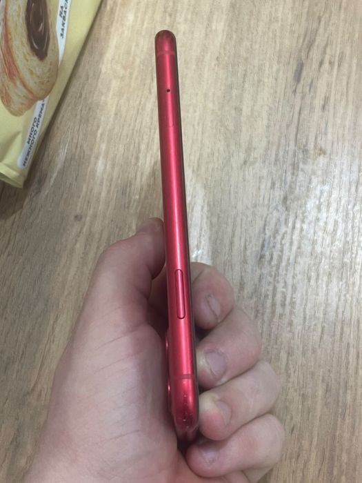 Продам айфон 11