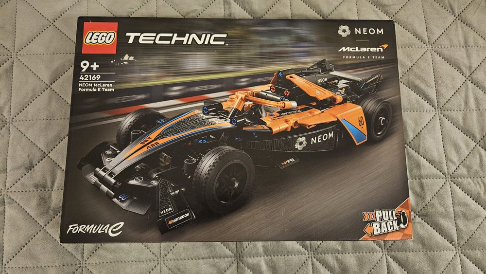 LEGO Technic - Neom Mclaren Formula E race car 42169, 452 piese