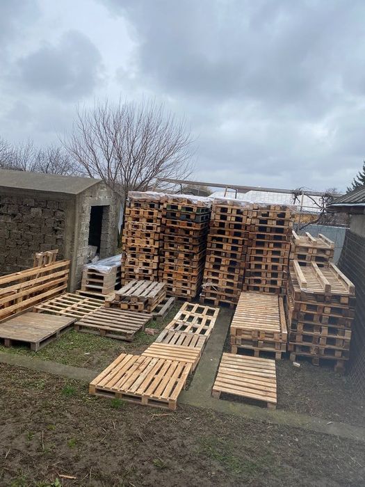 Lemne foc in stil palet