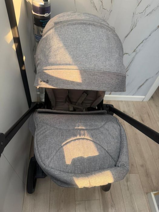 Коляска прогулочная