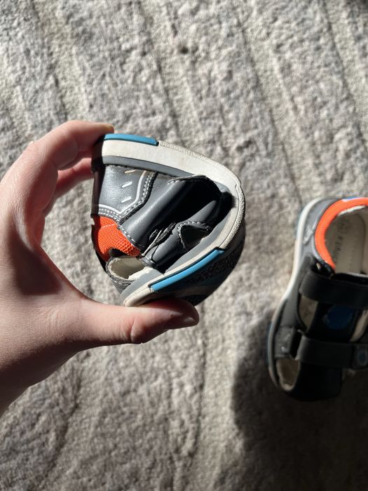 Продам сандали мальчику