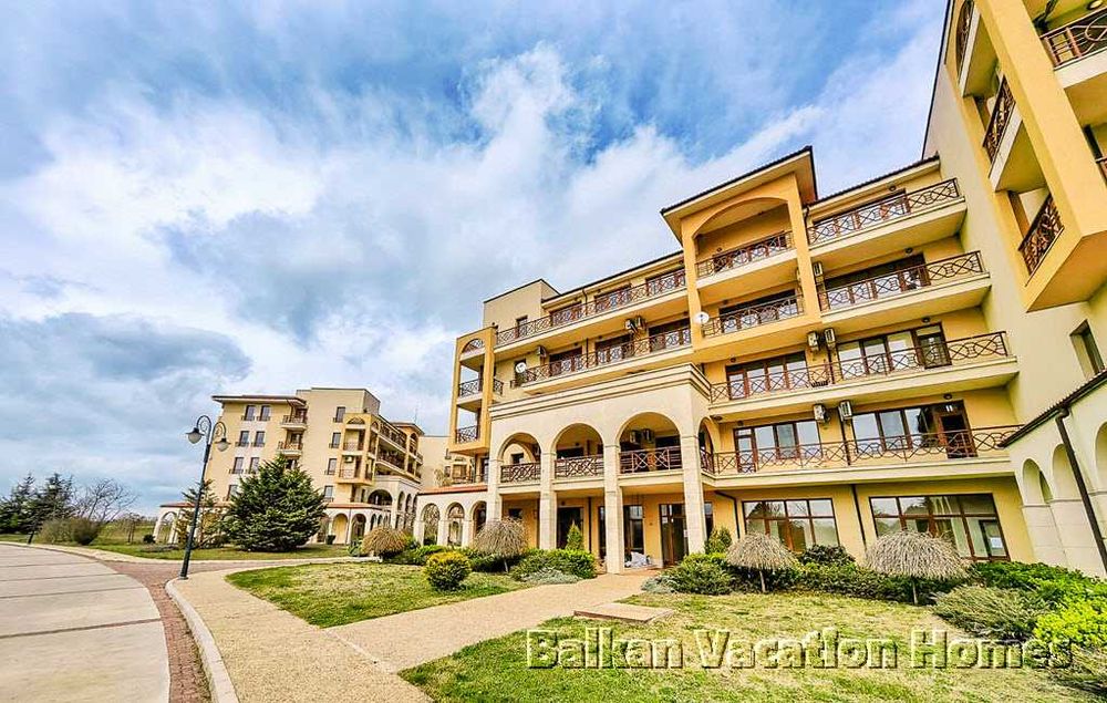 Добре поддържан апартамент в престижен голф комплекс близо до Балчик.