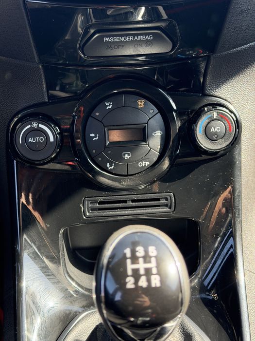 Ford fiesta MK7 2014