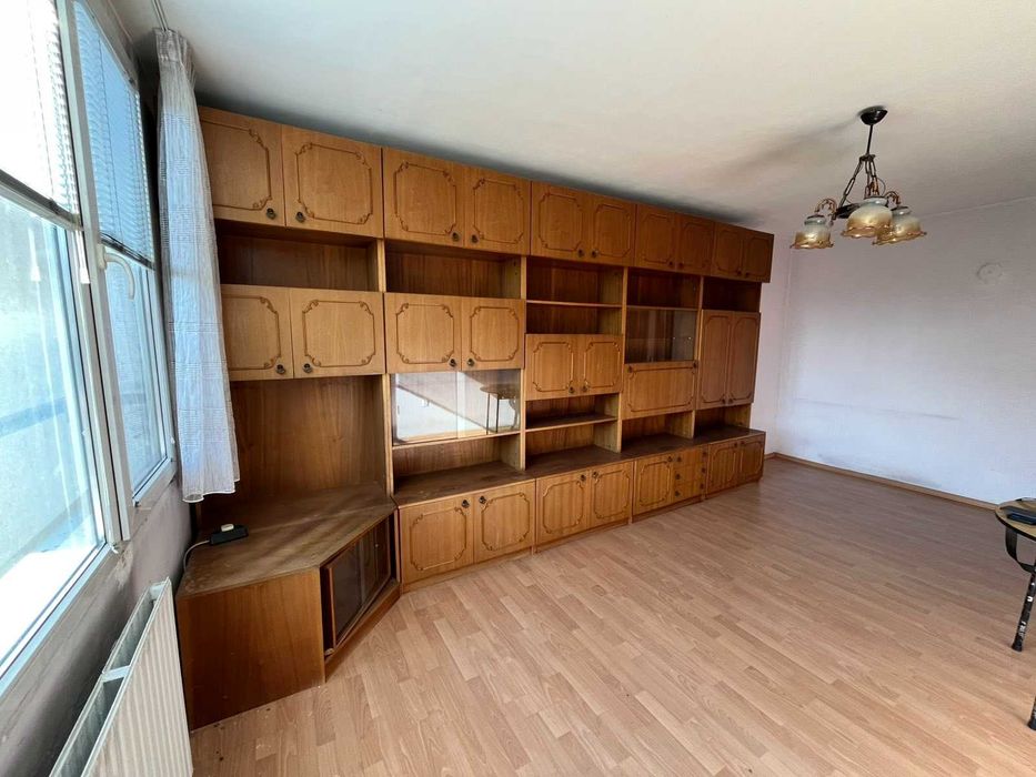 Холна секция и гардероб