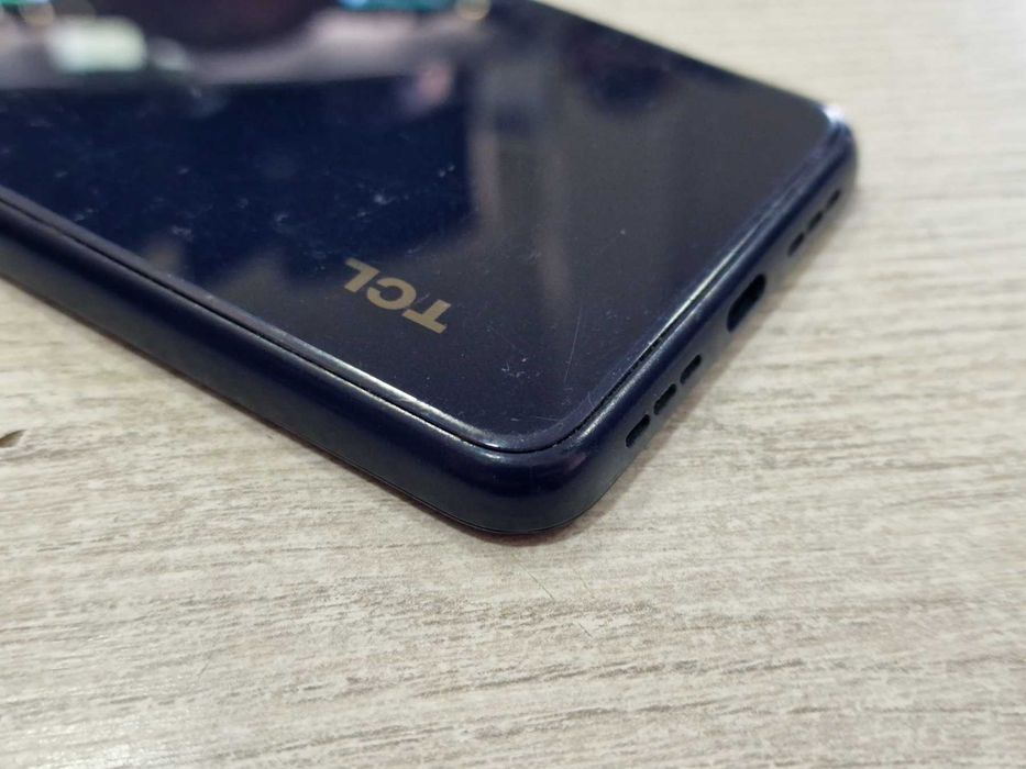 TCL 305 32GB 2GB RAM Dual