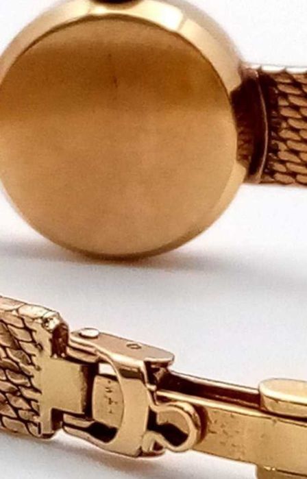 Златен дамски часовник OMEGA