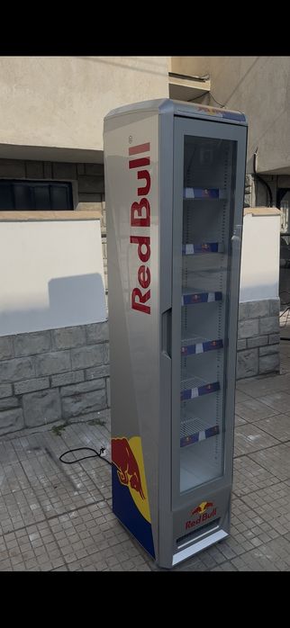 Охладител витрина red bull