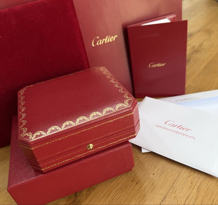 Колие Cartier с диаманти от колекцията LOVE