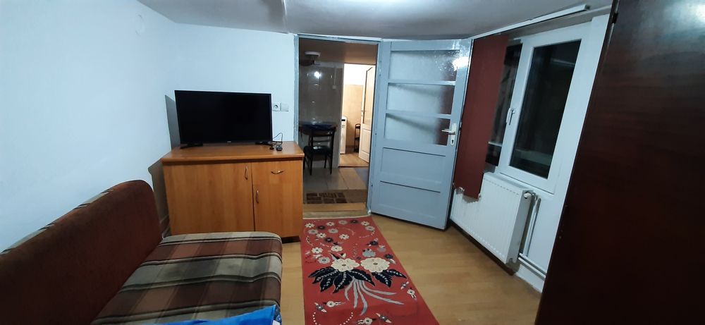 Închiriez chirie la casa