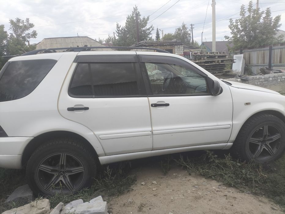 Мерседес МЛ  320