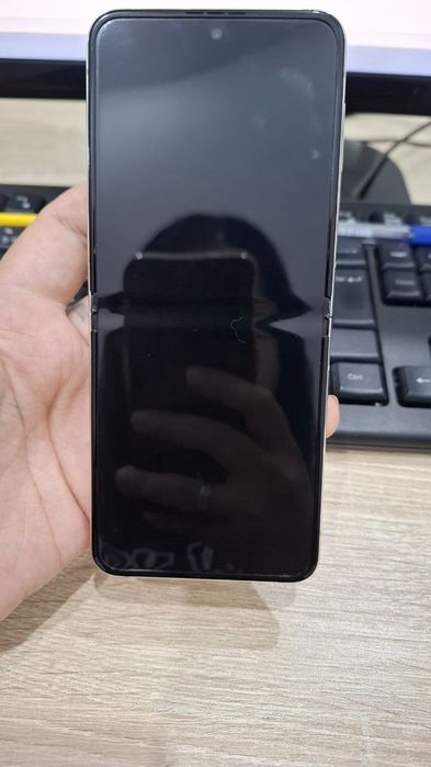 Срочно продам свой samsung flip 5 8/256