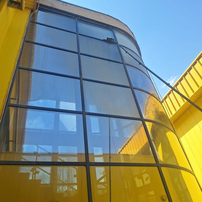 Spălat. Curățat geamuri