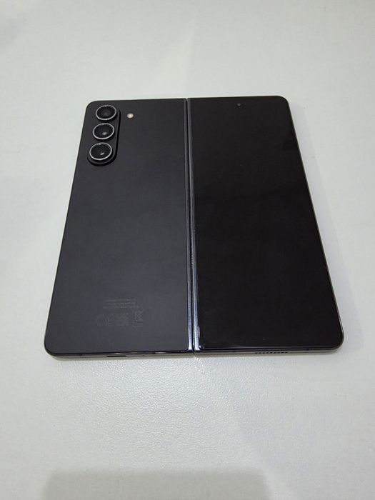 Samsung Z Fold 5, 12GB RAM, 512GB dual sim