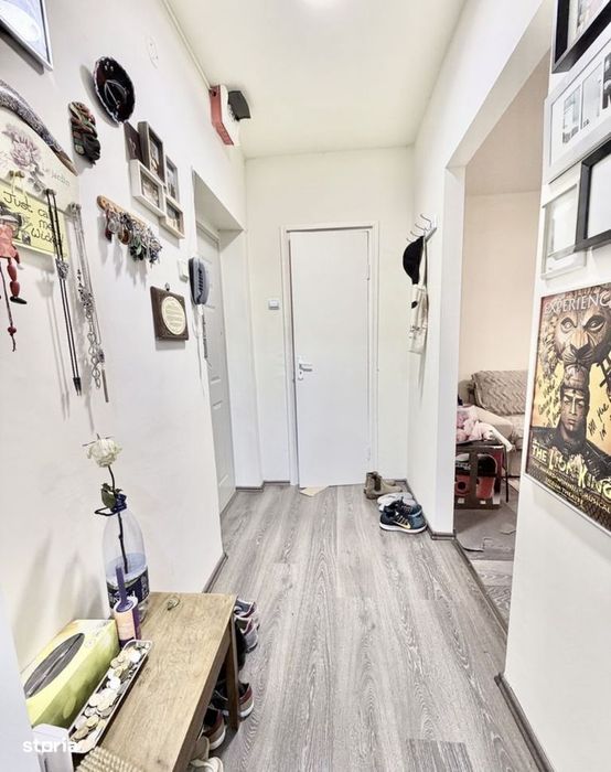 Vand 2 cam semicentral (6 min centru)