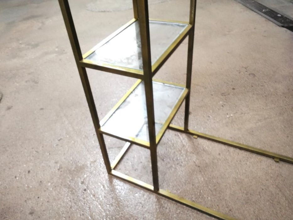 Продам стелажи в комплекте полками