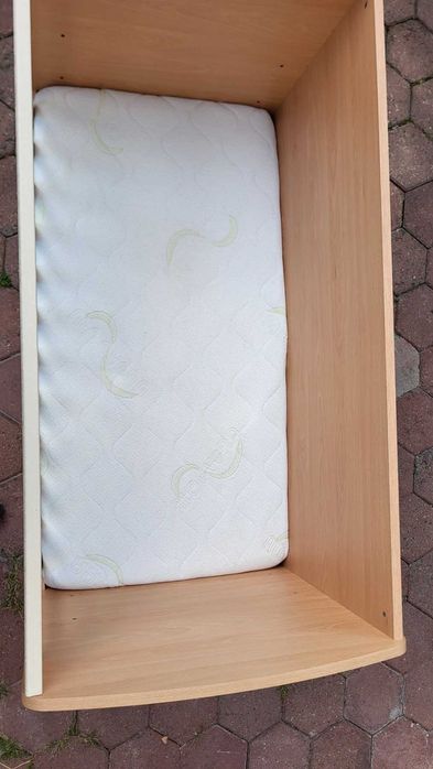 Бебешко легло и матрак в перфектно състояние