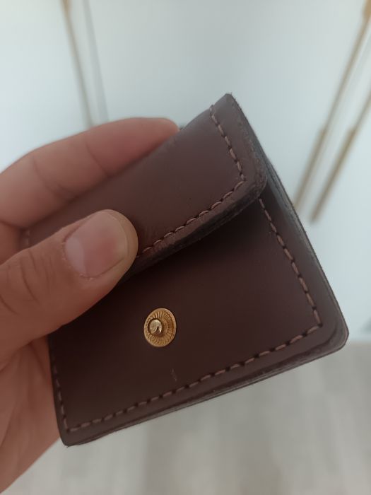 Портмоне     . Маленький удобный