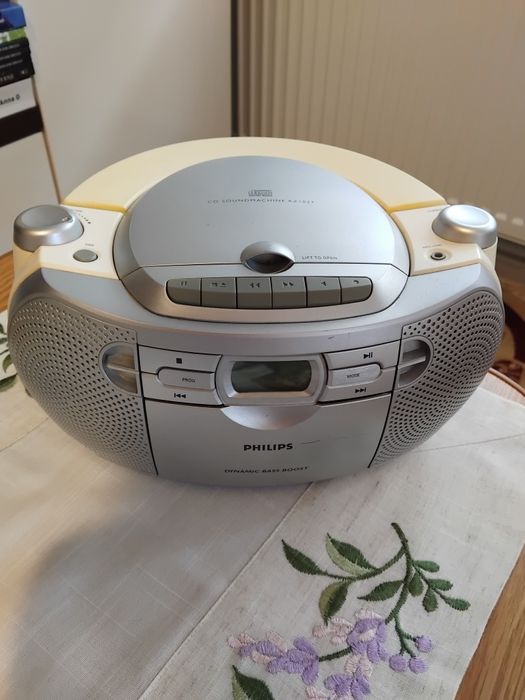 Casetofon cu radio si CD