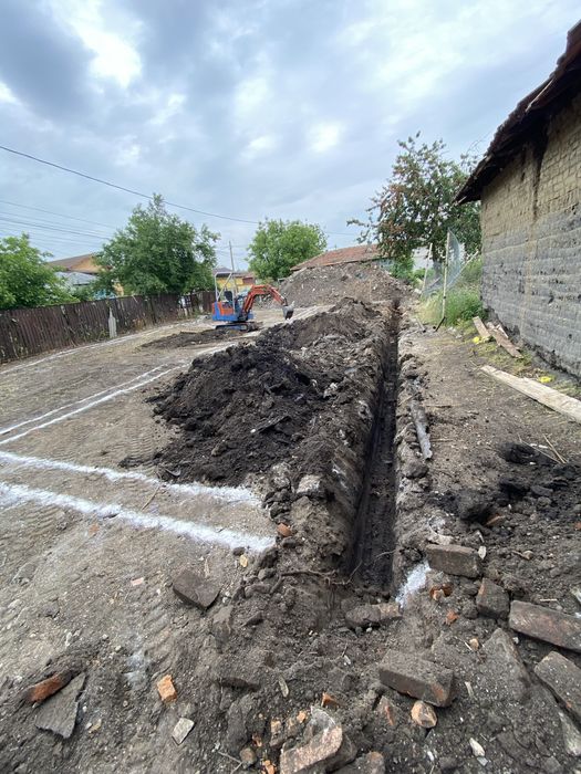 Inchiriez miniexcavator