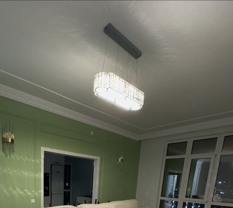 Продам люстру для зала