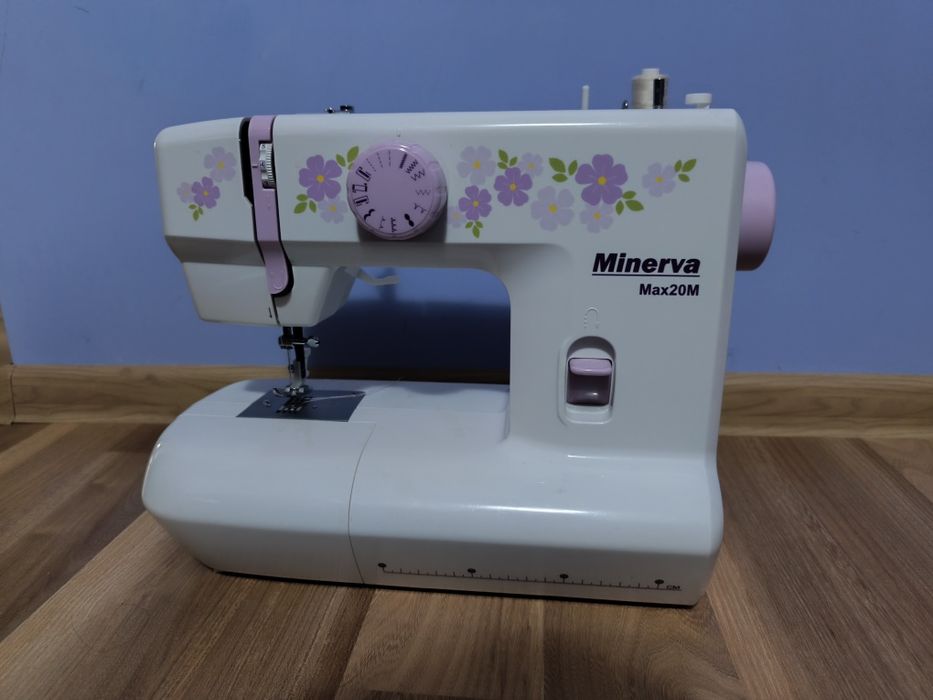 Mașină de cusut Minerva Max20m