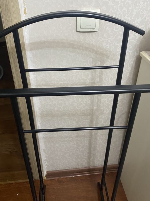 вешалка напольная металическая