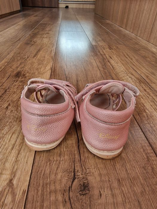 Маратонки джапанки пантофи сандали