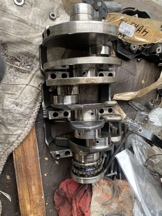 запчасти на двигатель BKS , BUG