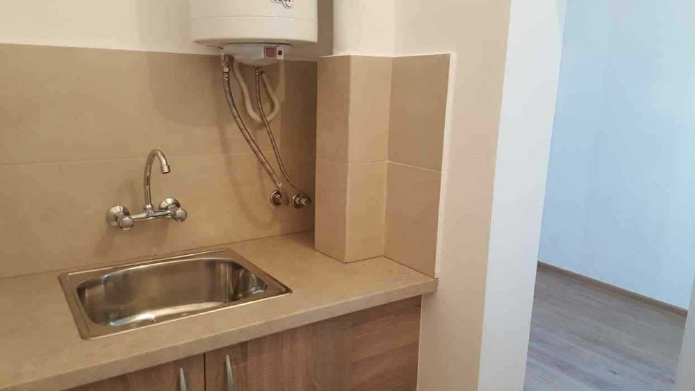 Гарсониера на пешеходна зона